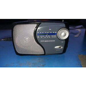 image of Tesco Radieux 113B Black Kitchen Analogue Radio